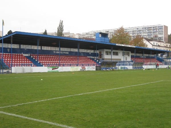 Stadion Na Pecích